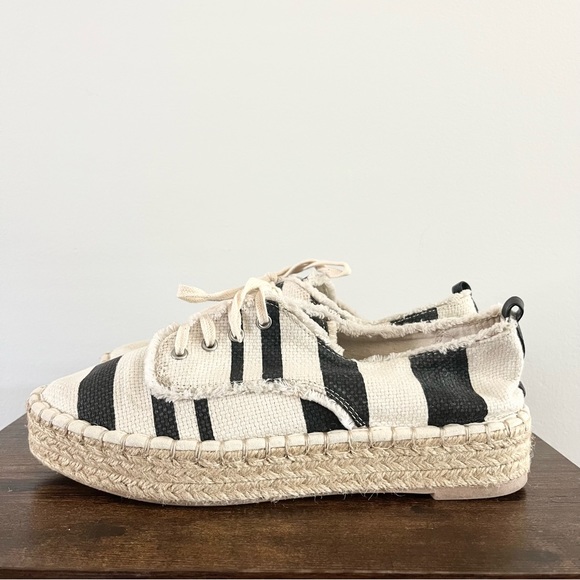 DV Close Toed Black Cream Striped Espadrilles w Platform and Laces Size 8 - Picture 5 of 9